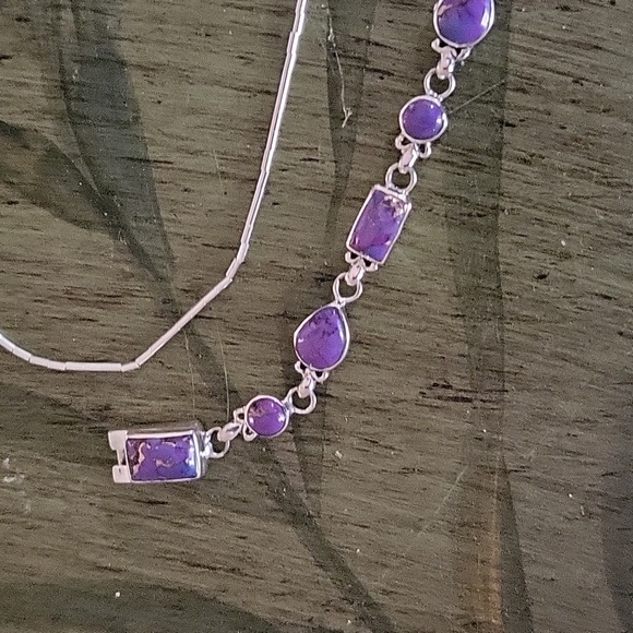 Nicely Matched Set - Picture 5 of 12